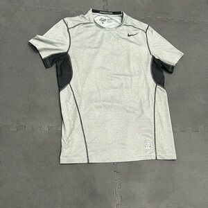 NIKE PRO CIMBAT men’s shirt size large gray and black
